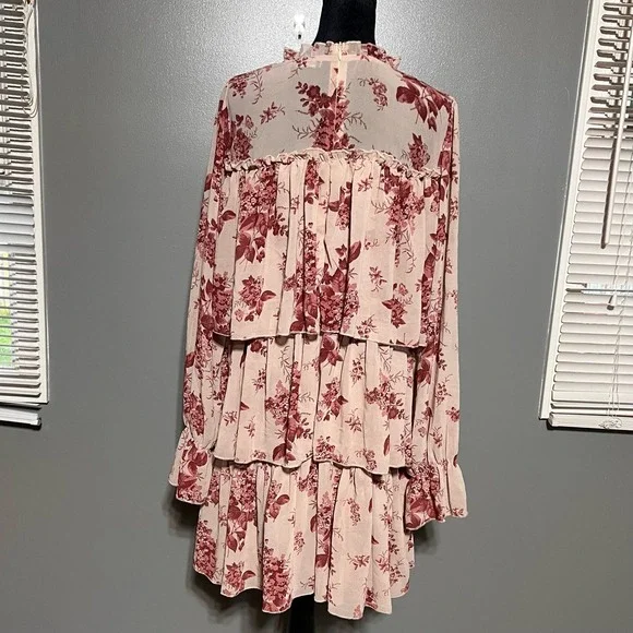 Nasty Gal Tiered Mini Dress. Size 10 - Picture 4 of 7